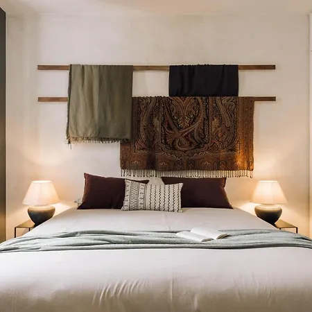 Nyiri - 2 Bedrooms In Principe Real * Lisbon