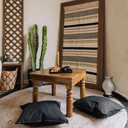 Nyiri - 2 Bedrooms In Principe Real *